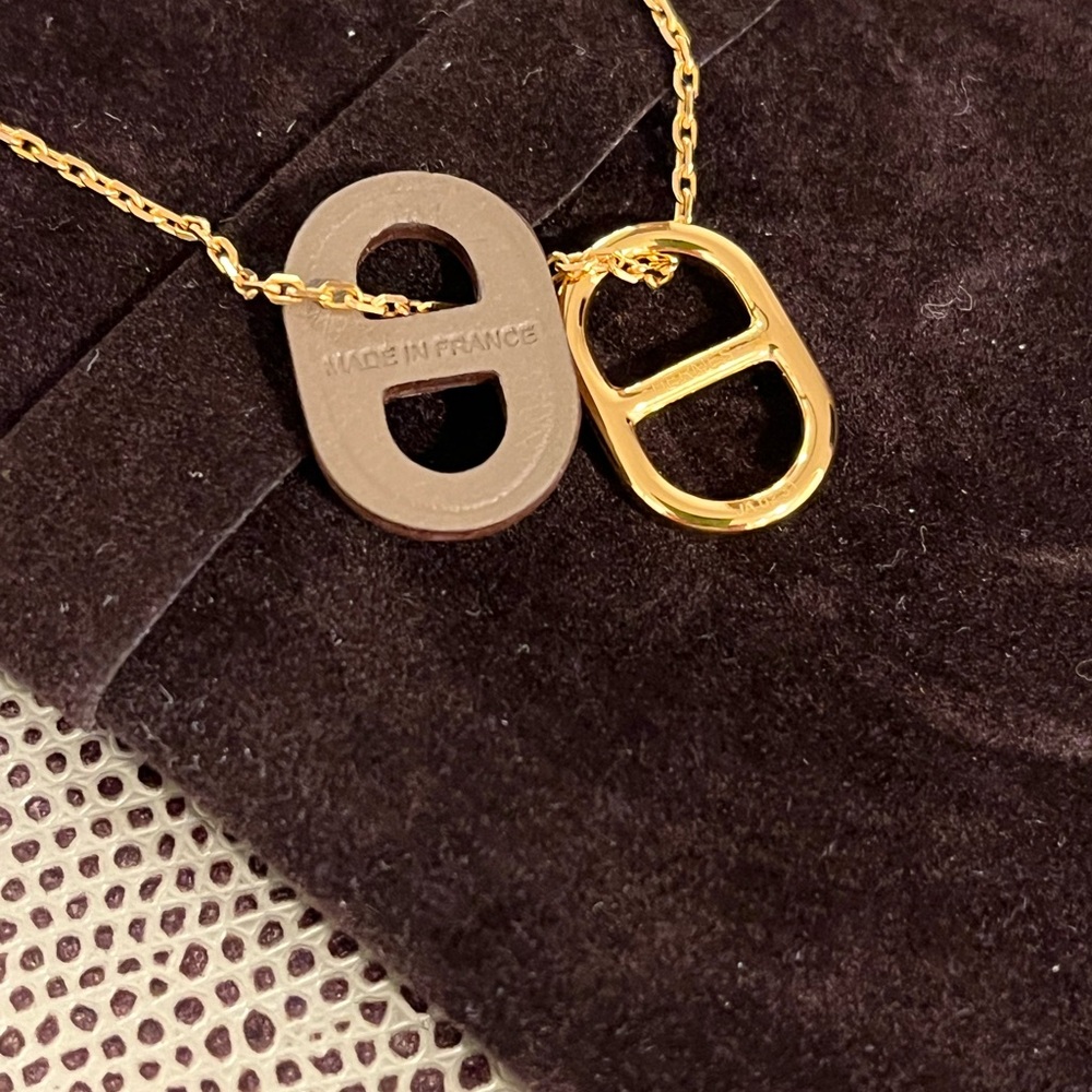 Hermes gold tone and leather necklace - Picture 3 of 5